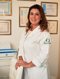 Dra. Amanda Scarpellini em atendimento